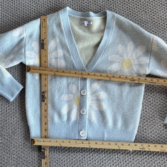 Blue Daisy Cardigan Soft Sweater Small Flower Whimsical Button Cottage Y2K - Picture 7 of 9